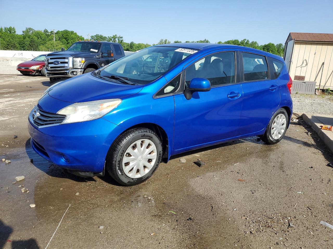 Salvage Nissan Versa Image