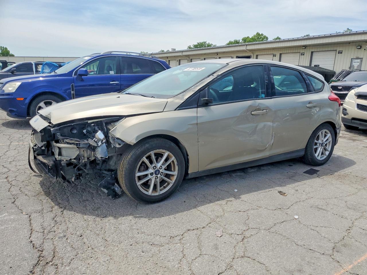 Salvage Ford Focus Image