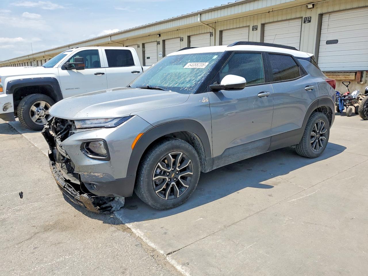 Salvage Chevrolet Trailblaze Image