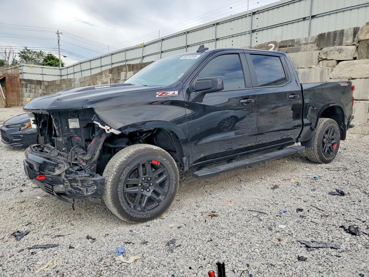 Salvage Chevrolet Silverado Image
