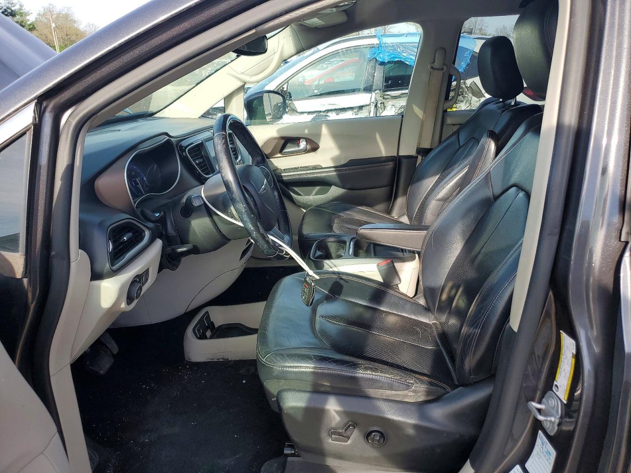 Chrysler Pacifica Touring L