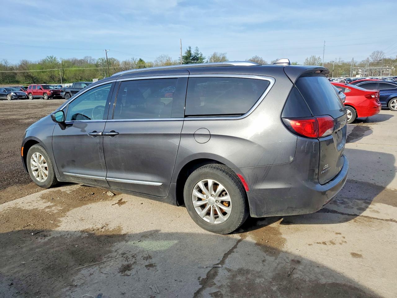 Chrysler Pacifica Touring L