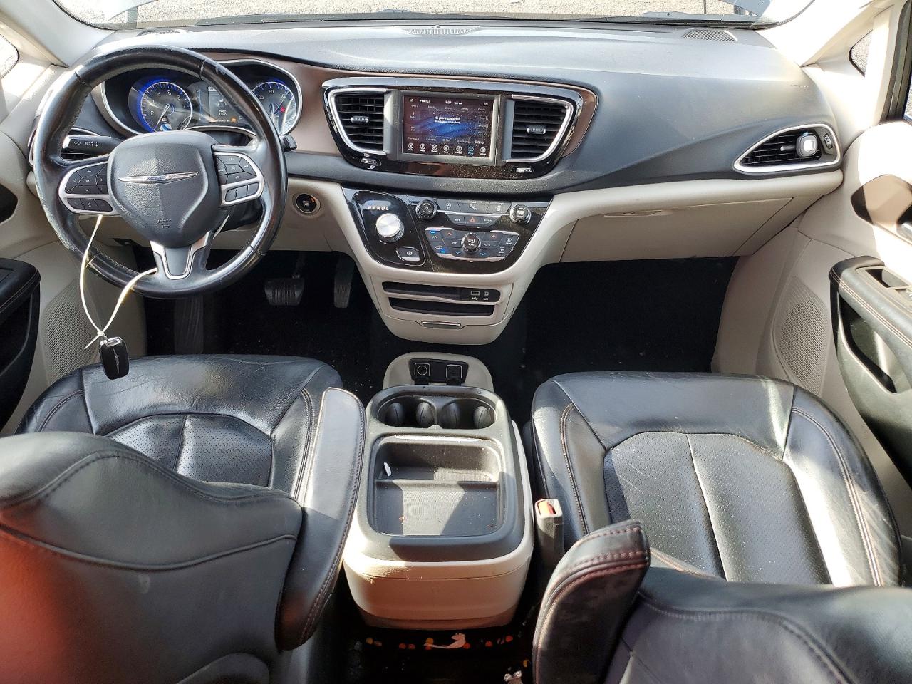 Chrysler Pacifica Touring L