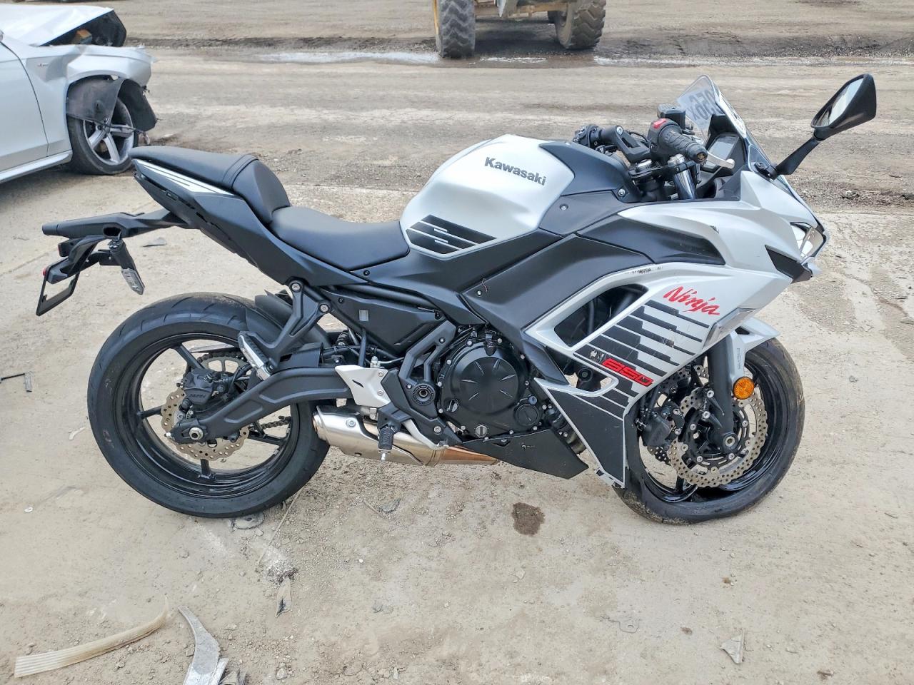 Salvage Kawasaki Ex Image