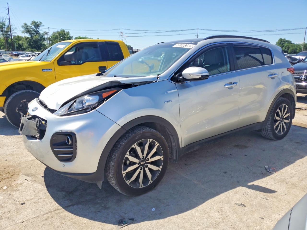 Salvage Kia Sportage Image