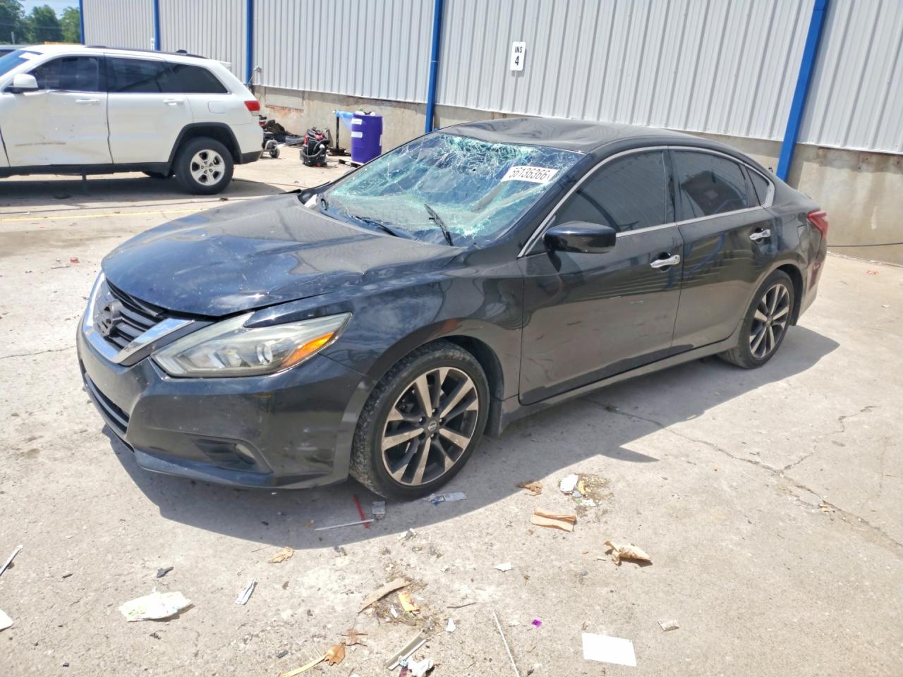 Salvage Nissan Altima Image
