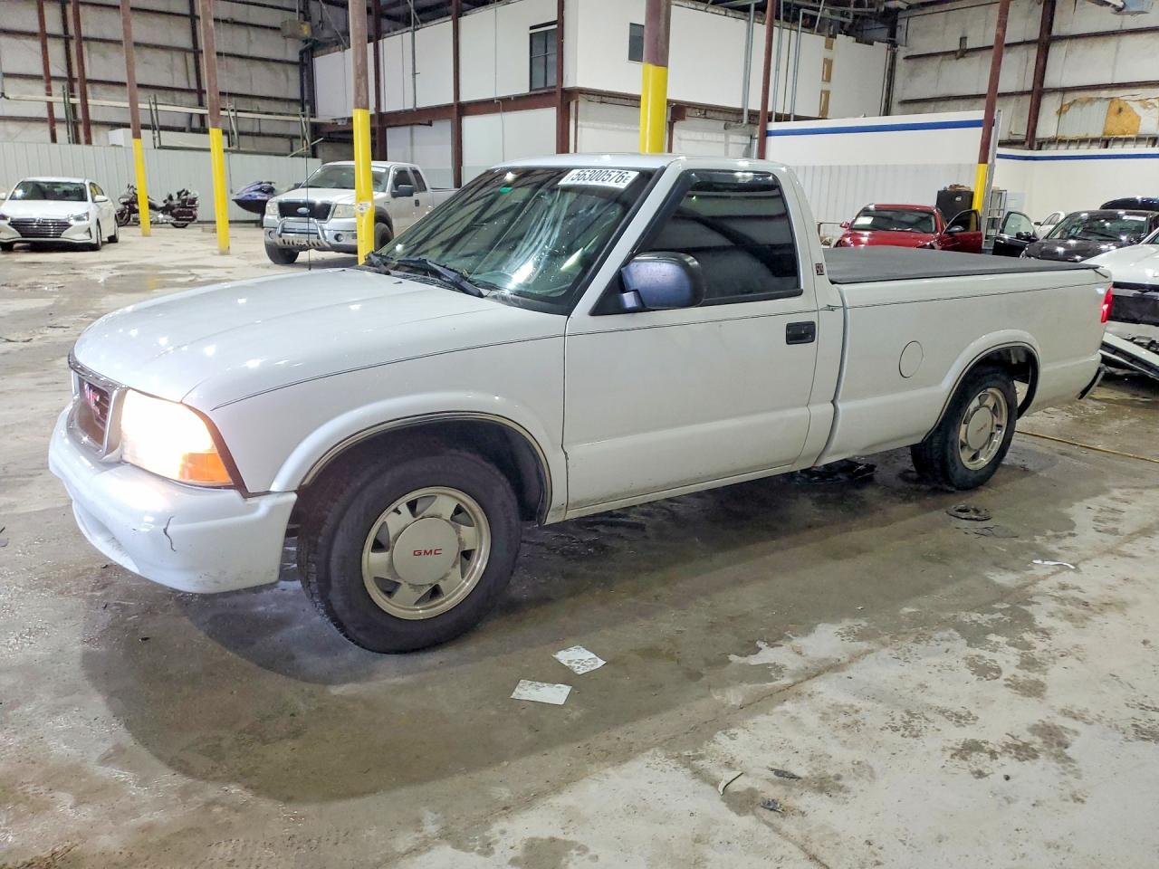 Salvage GMC Sonoma Image