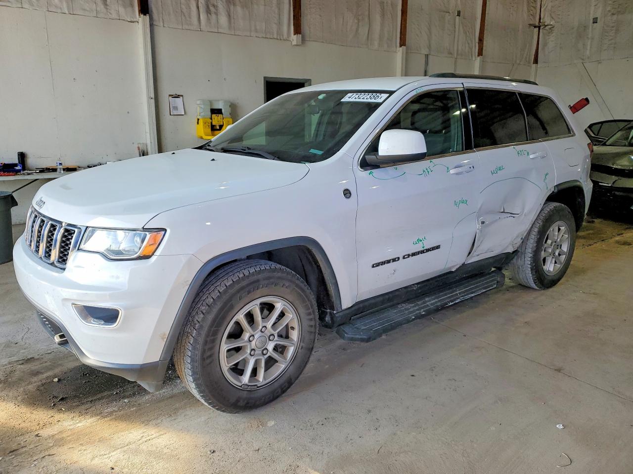 Salvage Jeep Cherokee Image