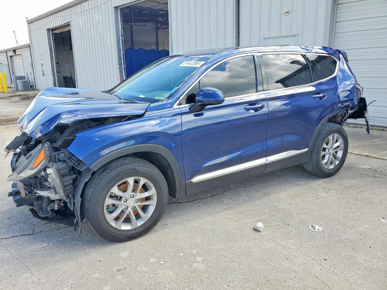 Salvage Hyundai SANTA FE Image