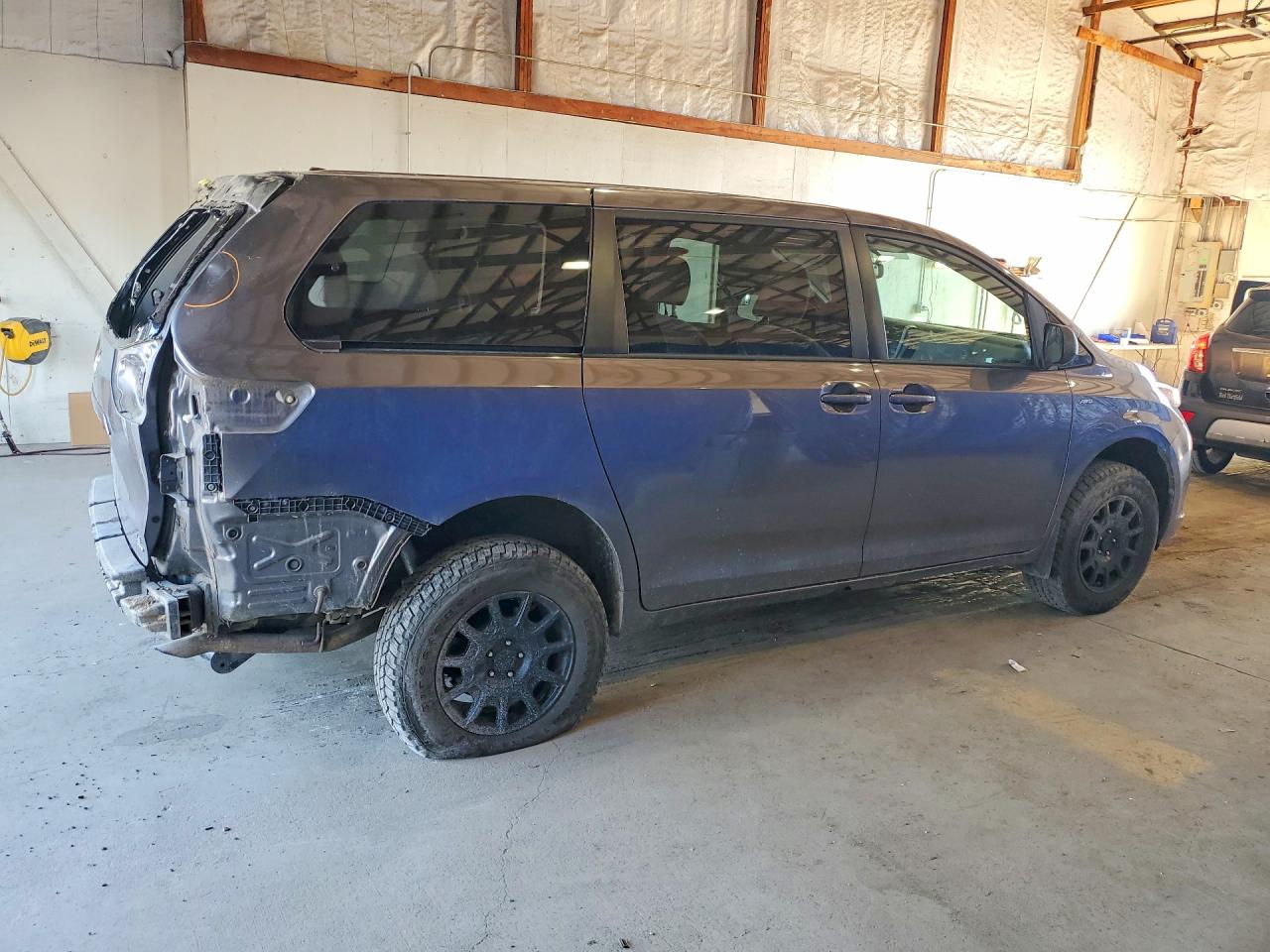 Toyota Sienna Le