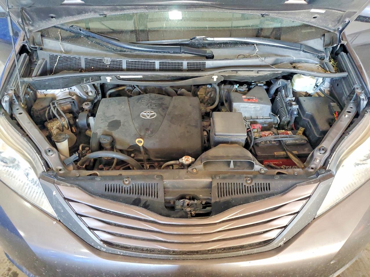 Toyota Sienna Le
