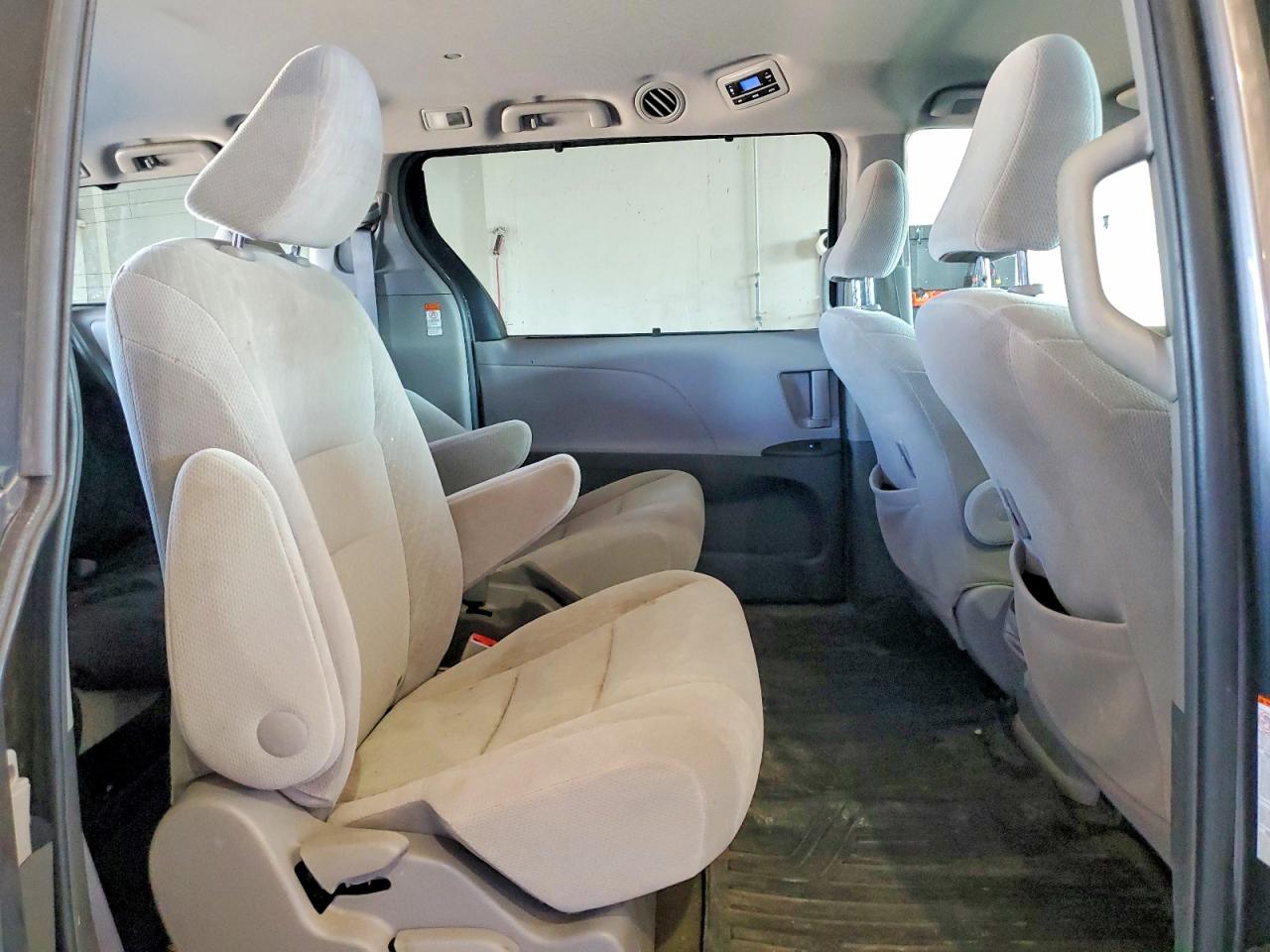 Toyota Sienna Le