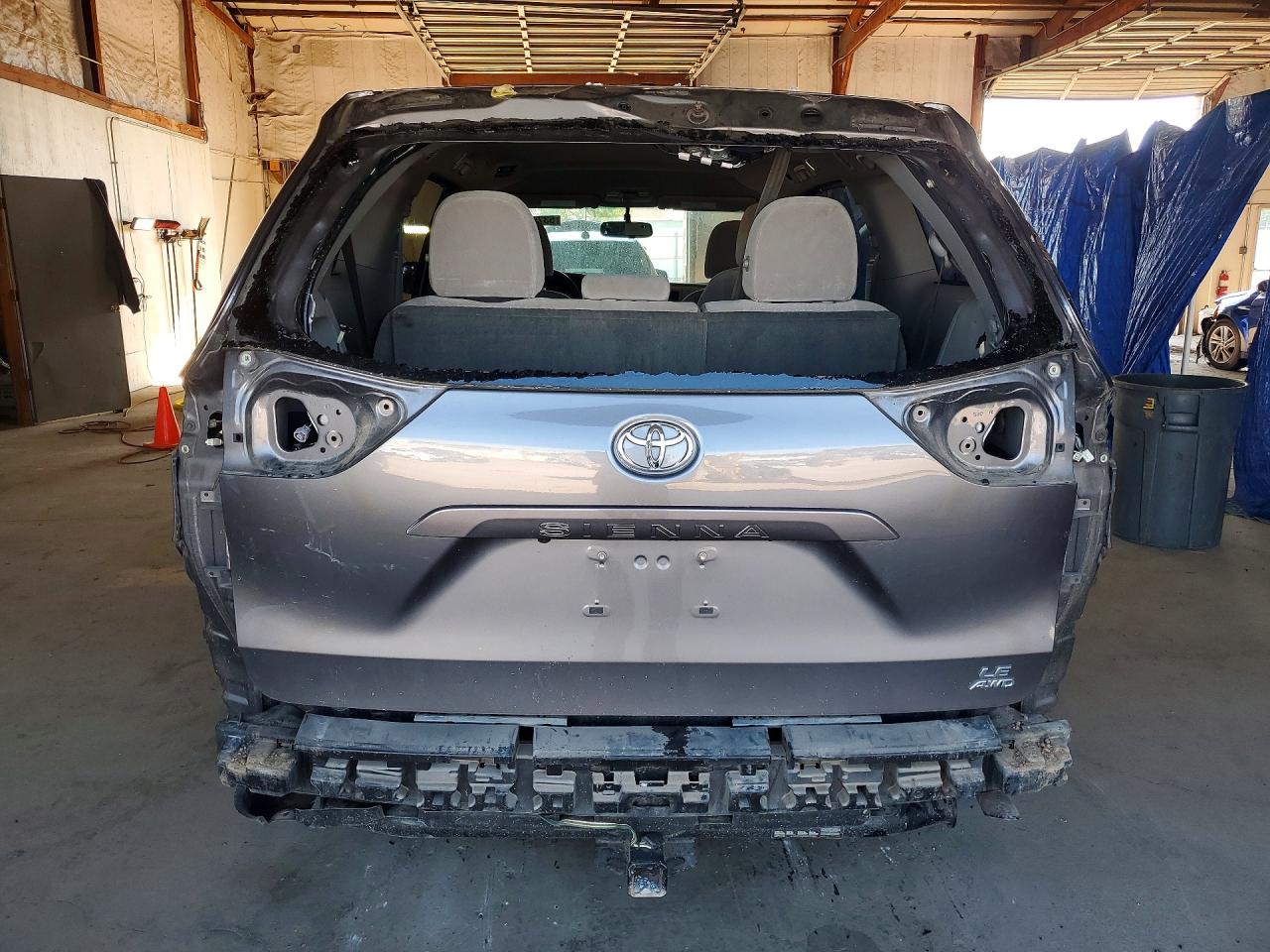 Toyota Sienna Le