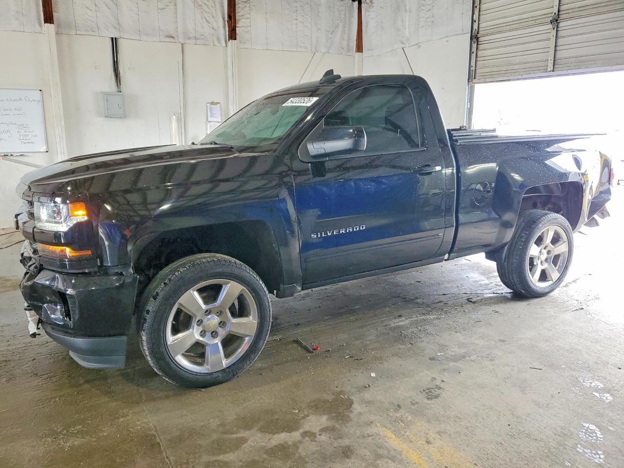 Salvage Chevrolet Silverado Image