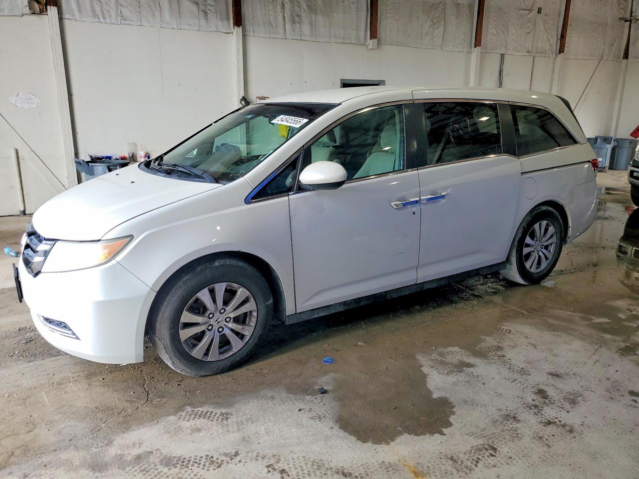 Salvage Honda Odyssey Image