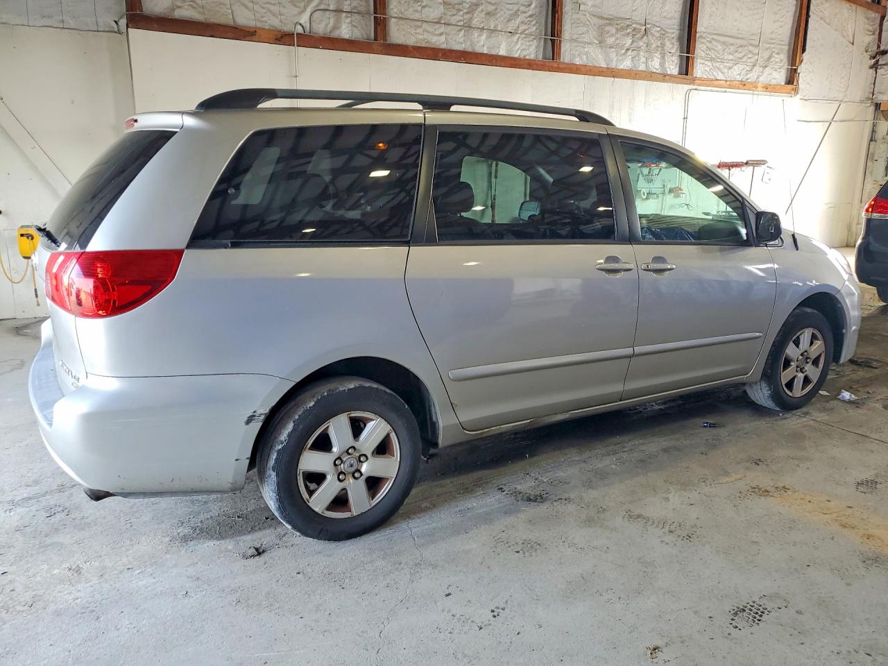 Toyota Sienna Le