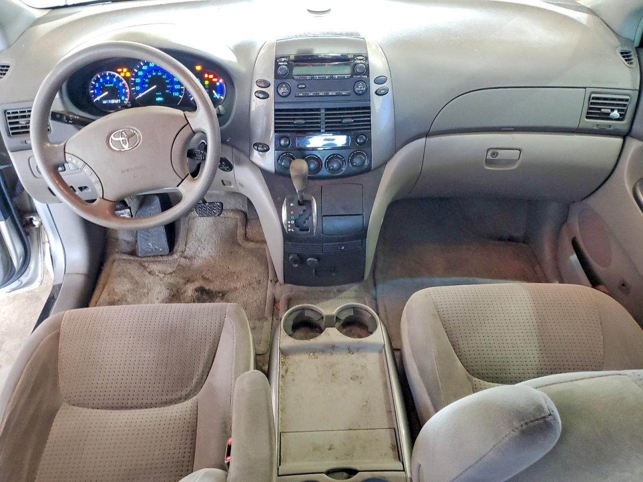 Toyota Sienna Le