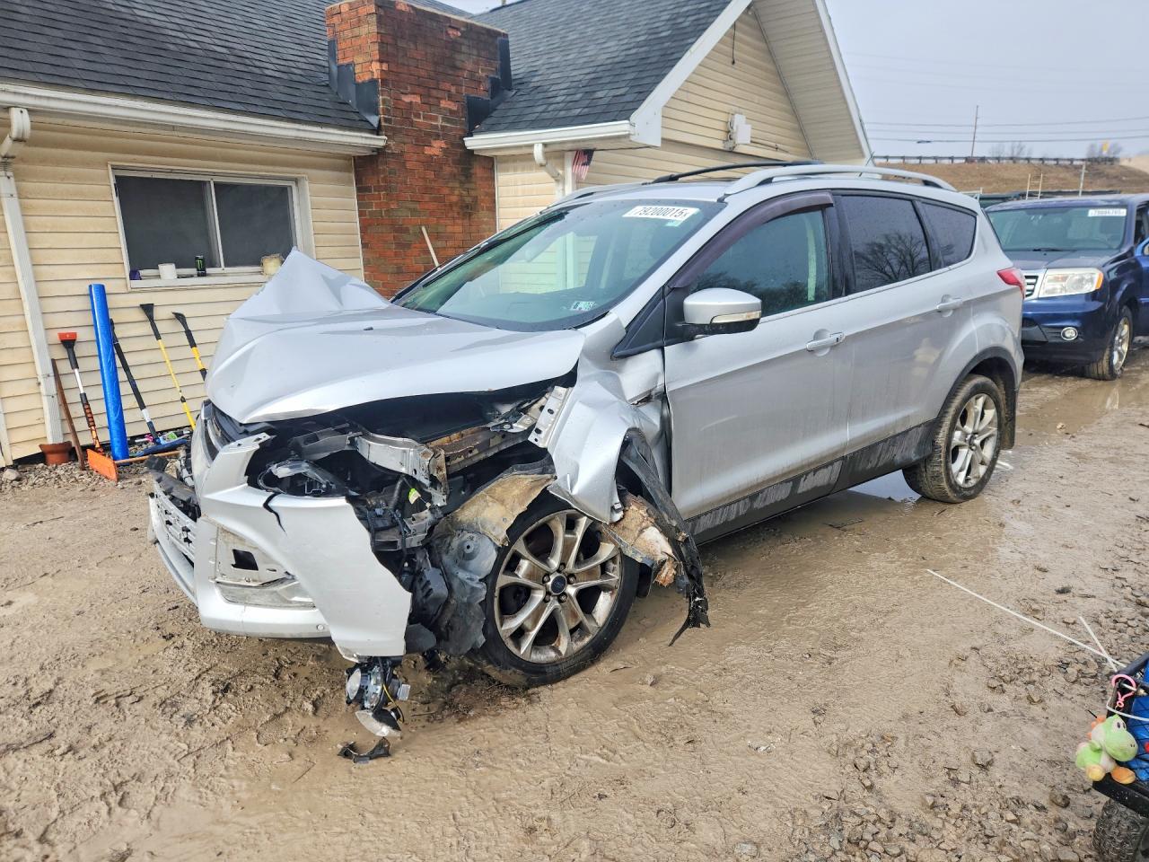 Salvage Ford Escape Image