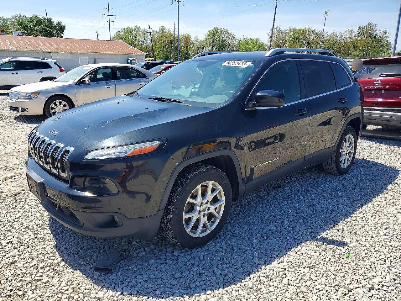 Salvage Jeep Cherokee Image