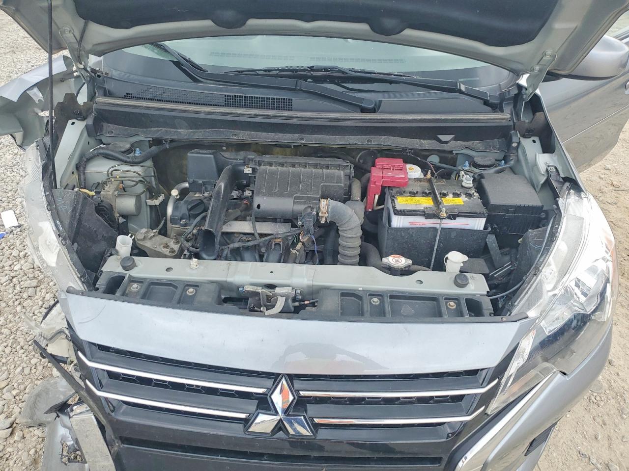 Mitsubishi Mirage Es
