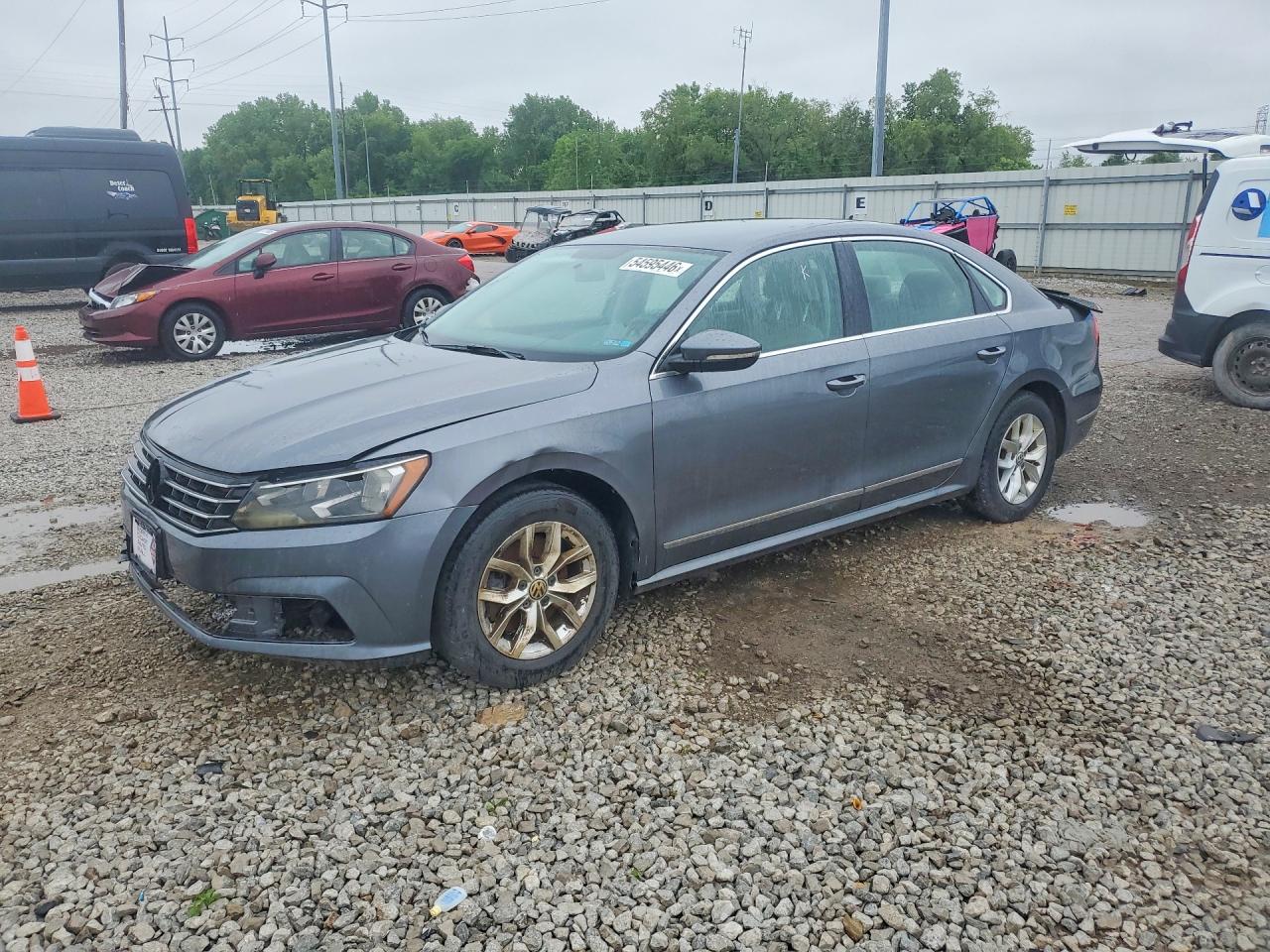 Salvage Volkswagen Passat Image