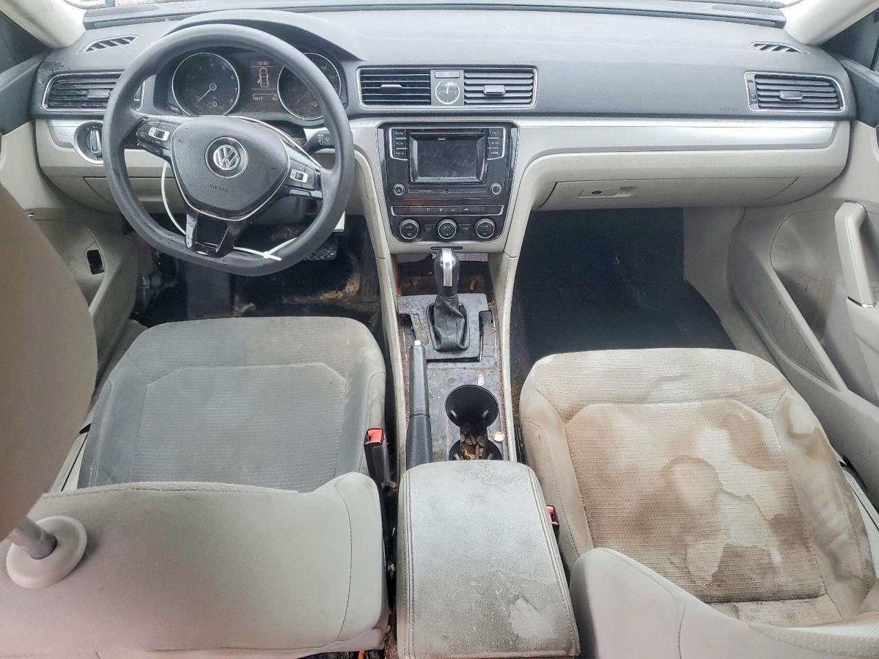 Volkswagen Passat S