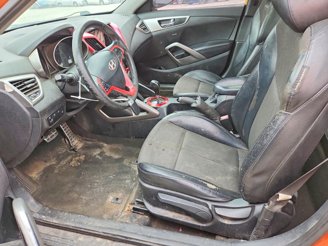 Hyundai VELOSTER Base