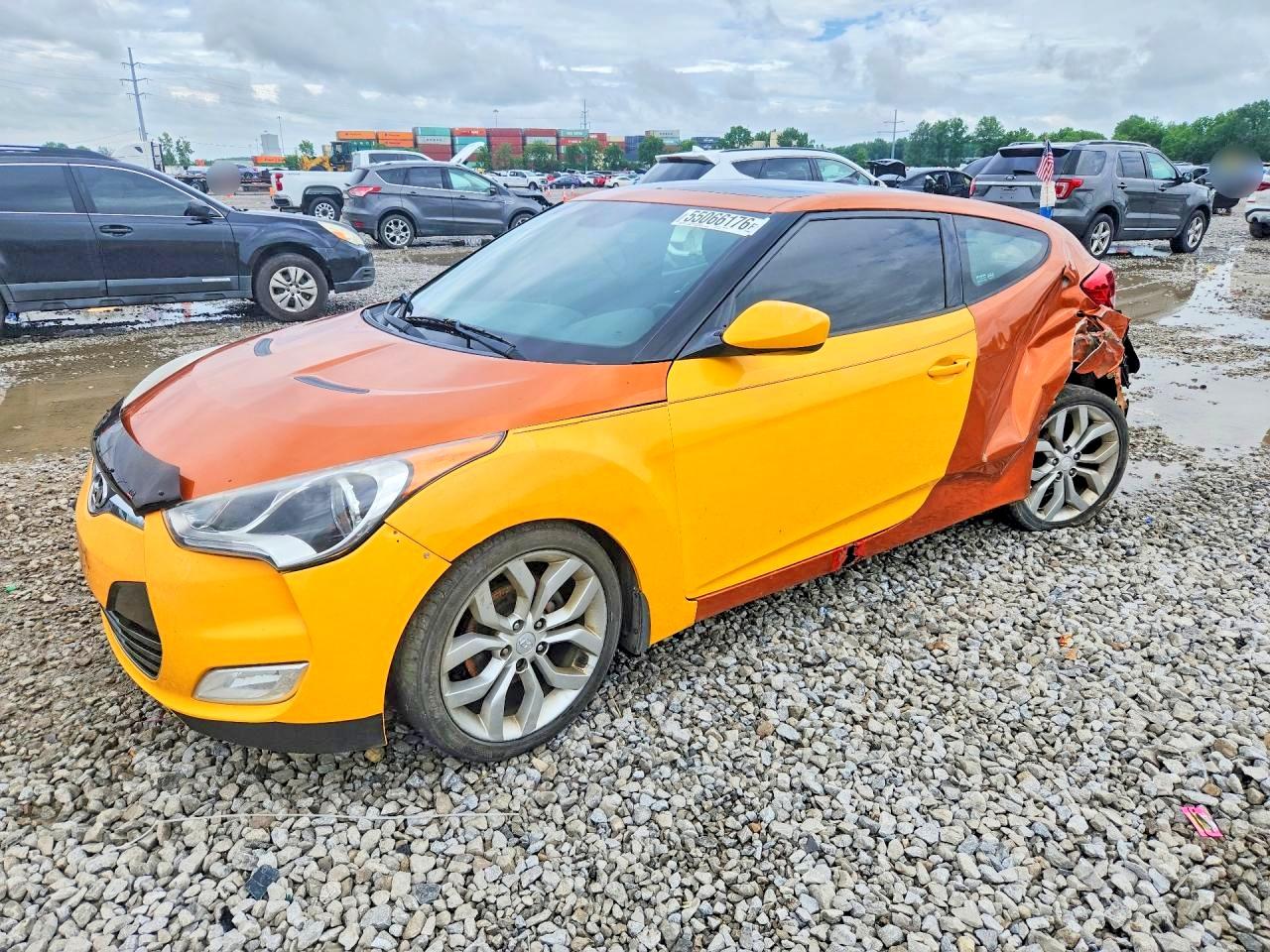 Salvage Hyundai VELOSTER Image