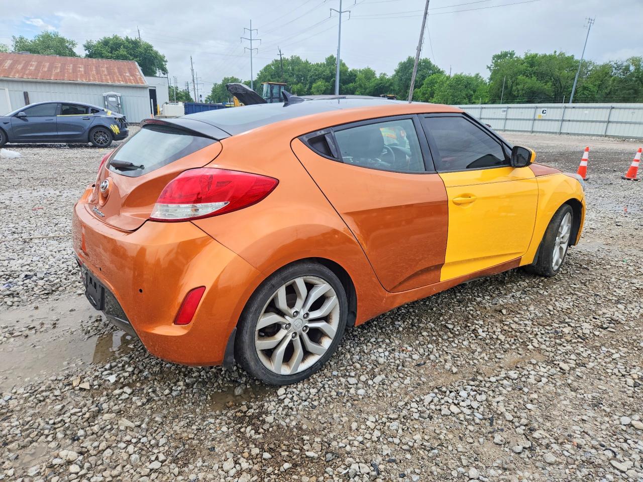 Hyundai VELOSTER Base