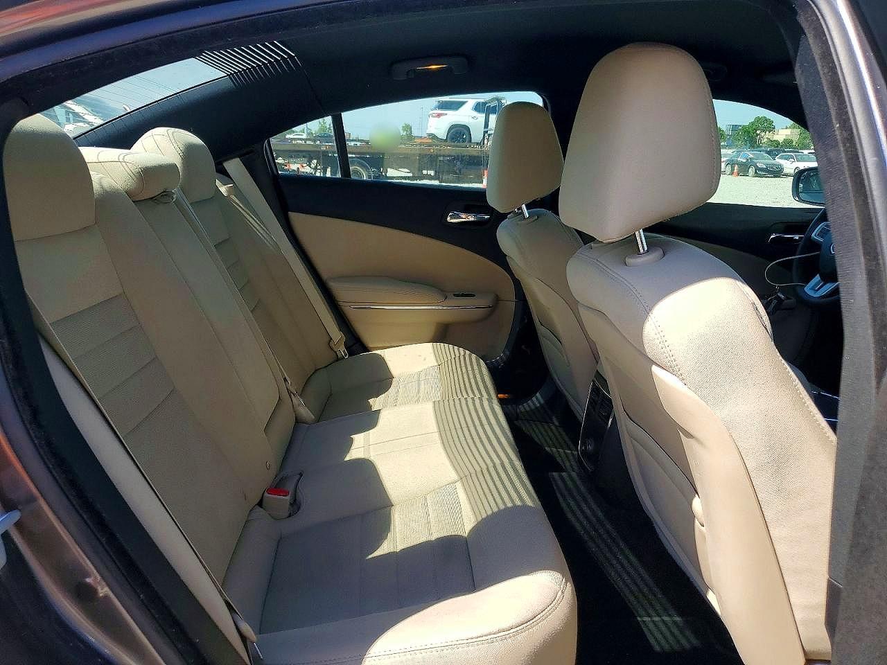 Dodge Charger Se