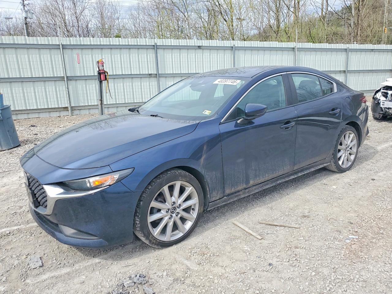 Salvage Mazda 3 Image
