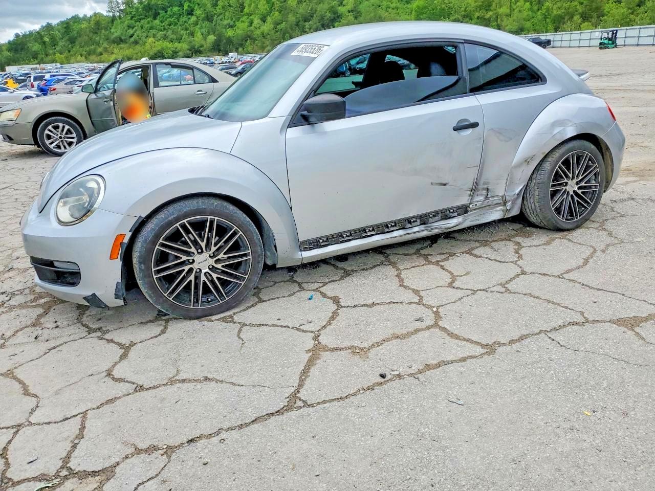 Salvage Volkswagen Beetle Image