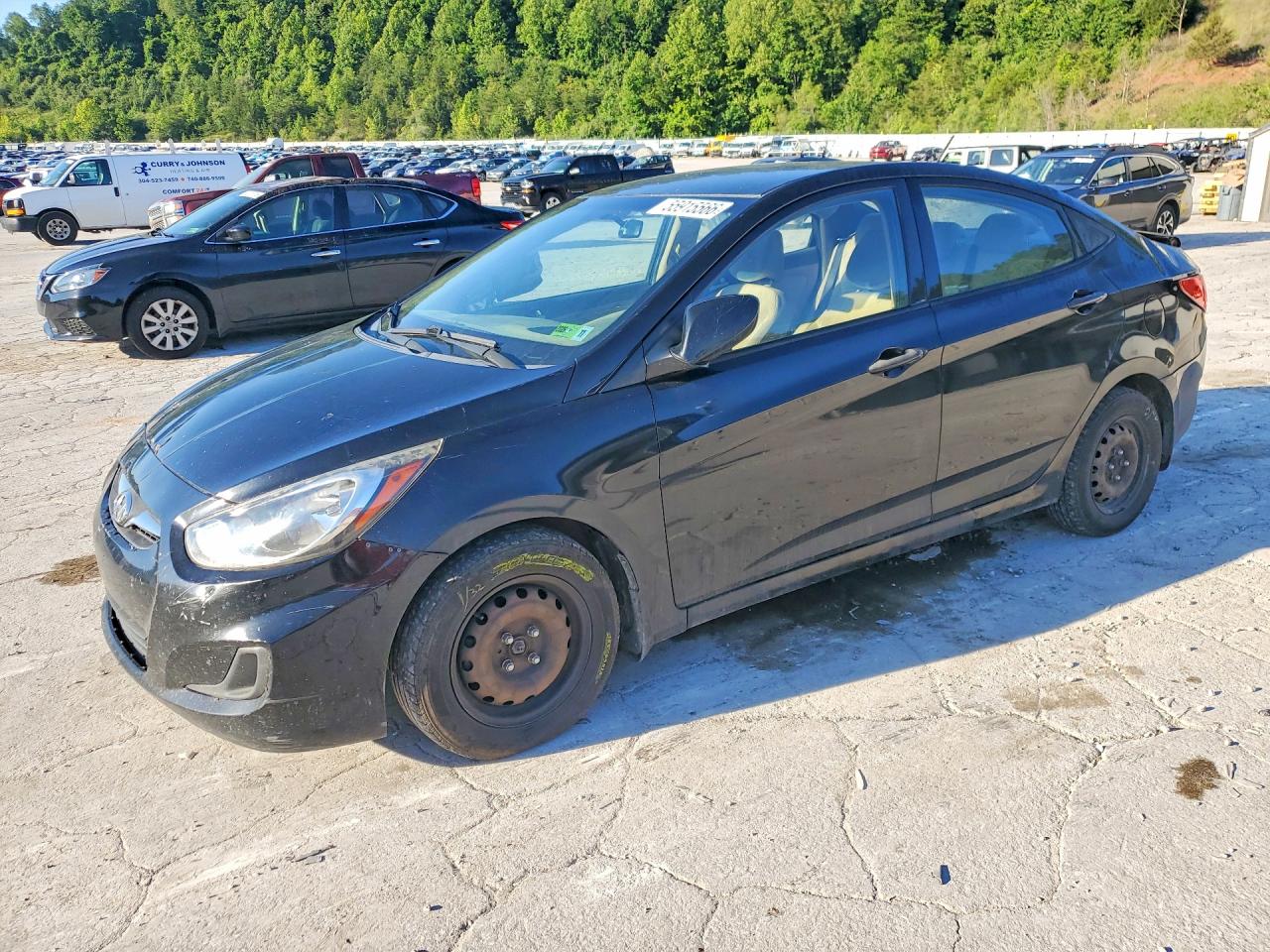 Salvage Hyundai ACCENT Image