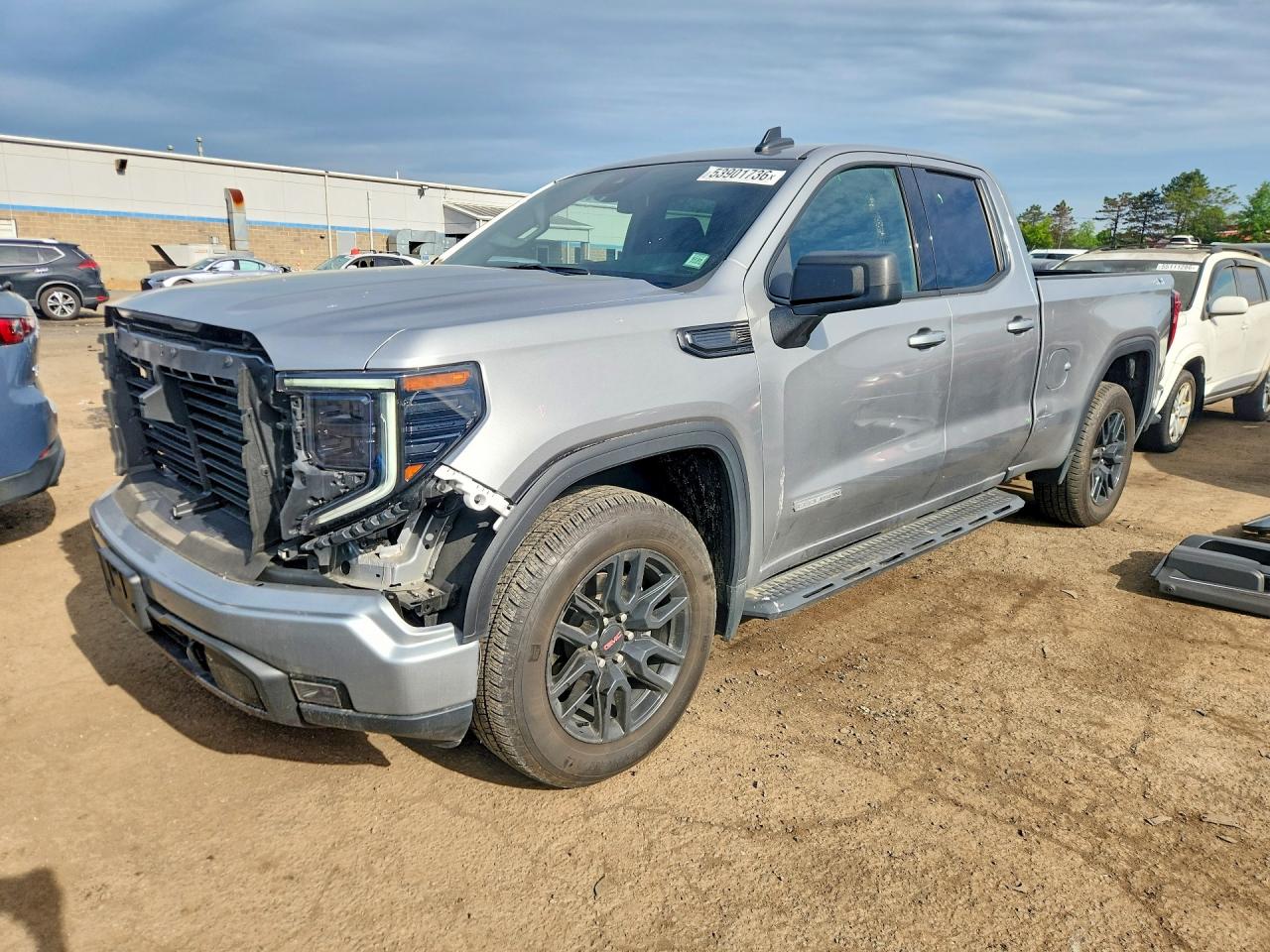 Salvage GMC Sierra Image