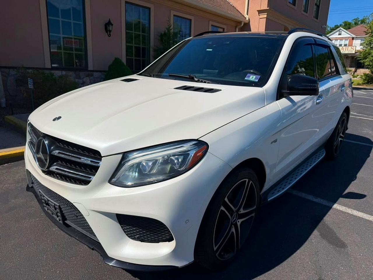 Salvage Mercedes-Benz GLE Image