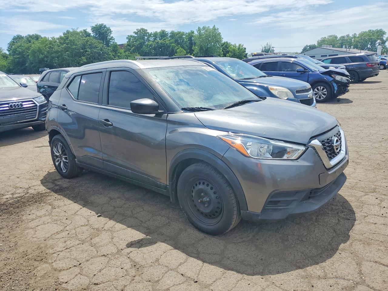Nissan Kicks S