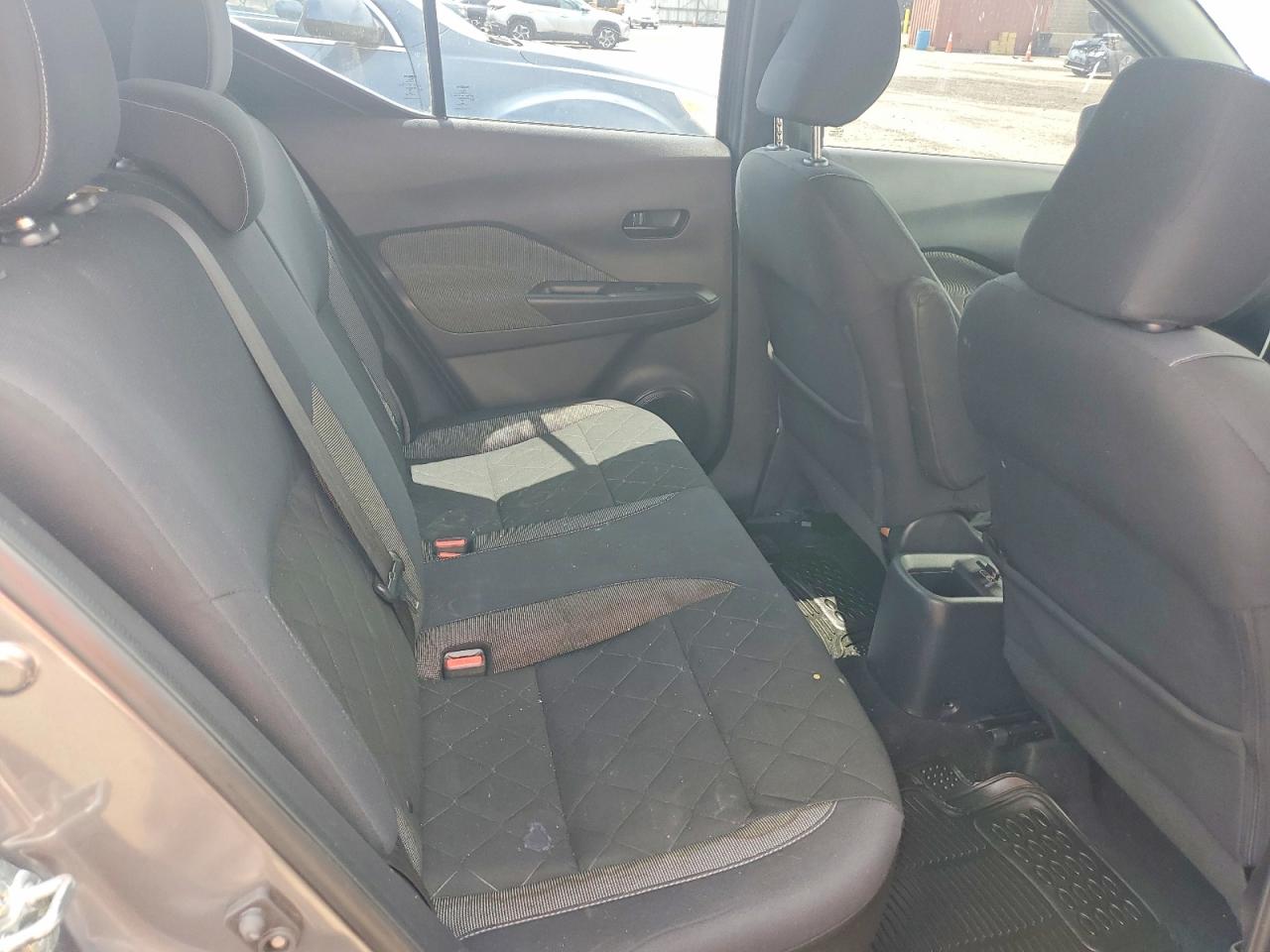 Nissan Kicks S