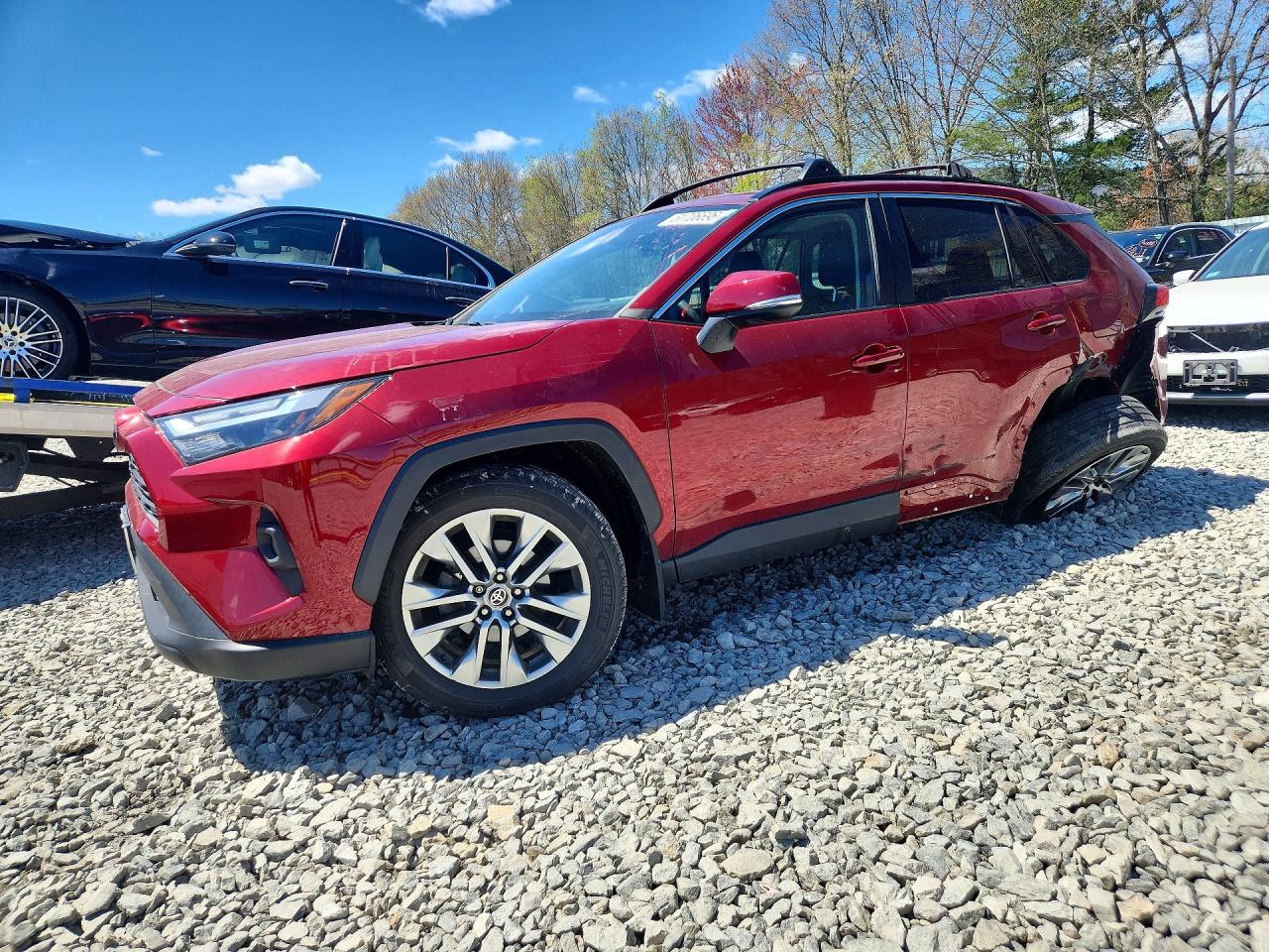 Salvage Toyota RAV4 Image