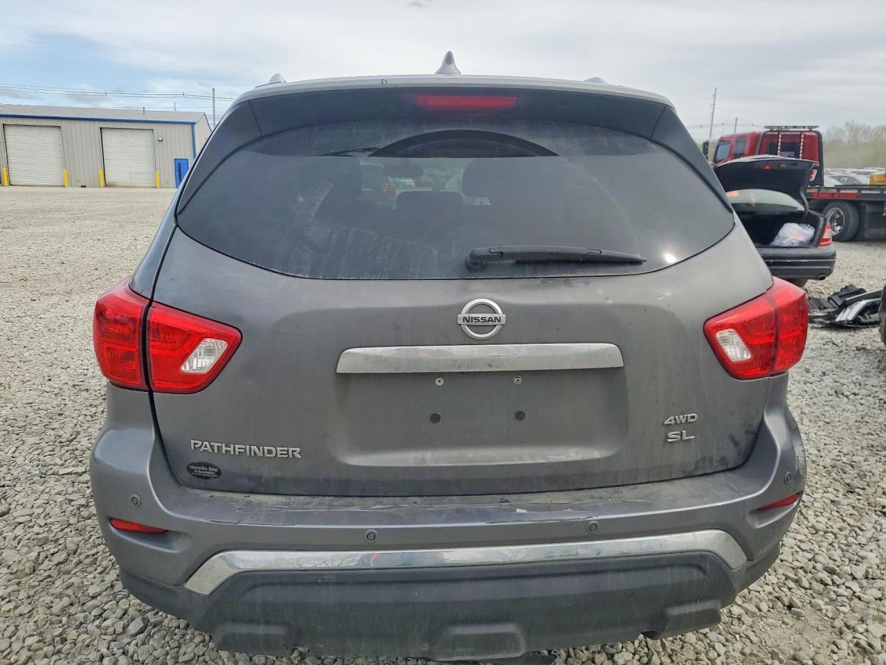 Nissan Pathfinder Sl