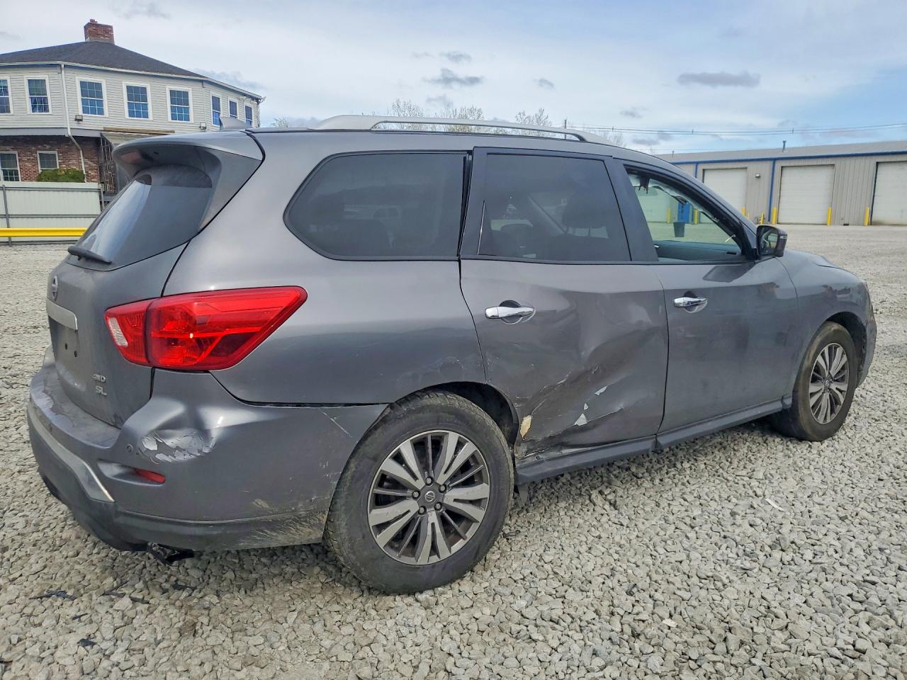 Nissan Pathfinder Sl