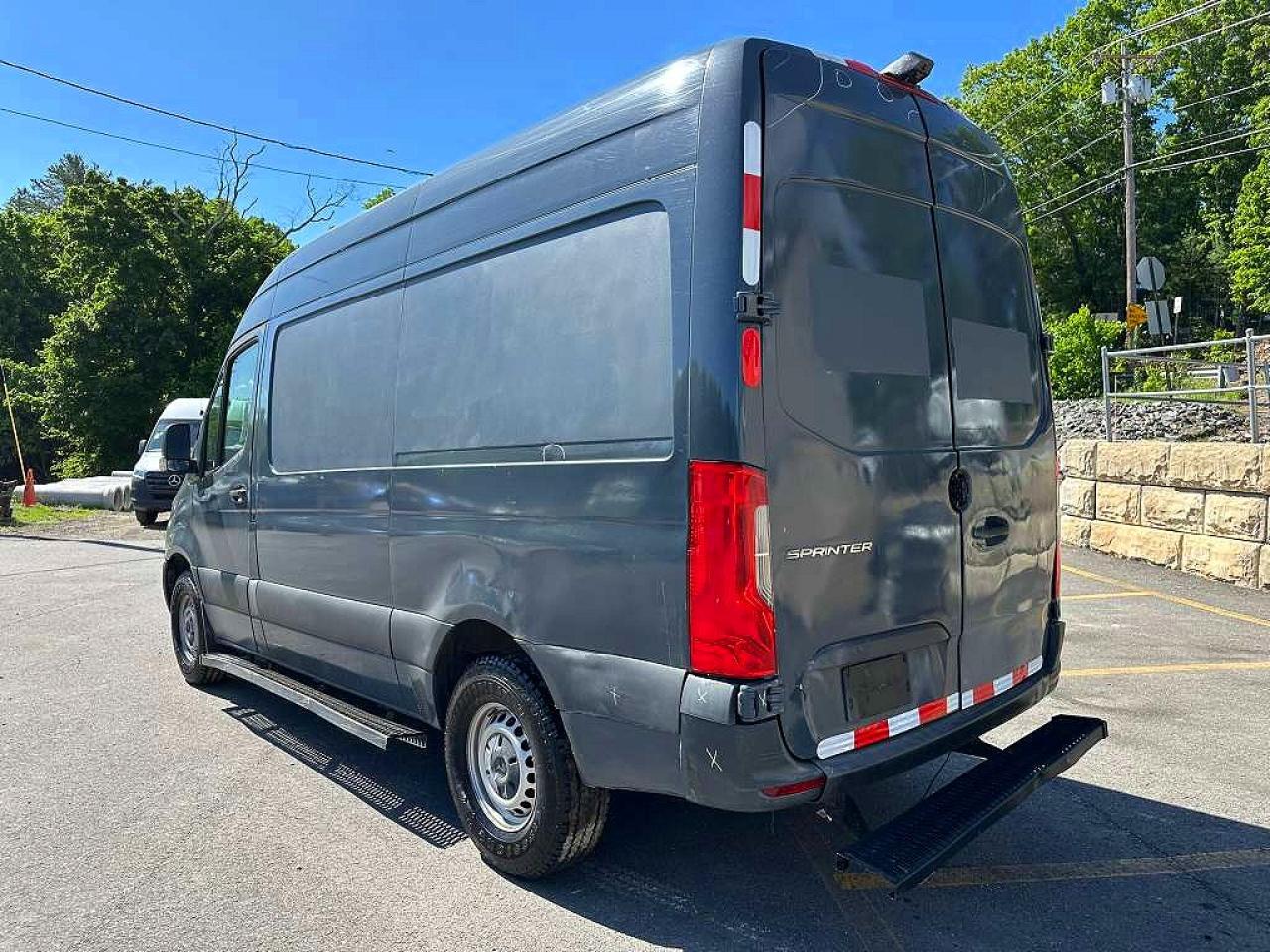 Mercedes-Benz Sprinter 2500