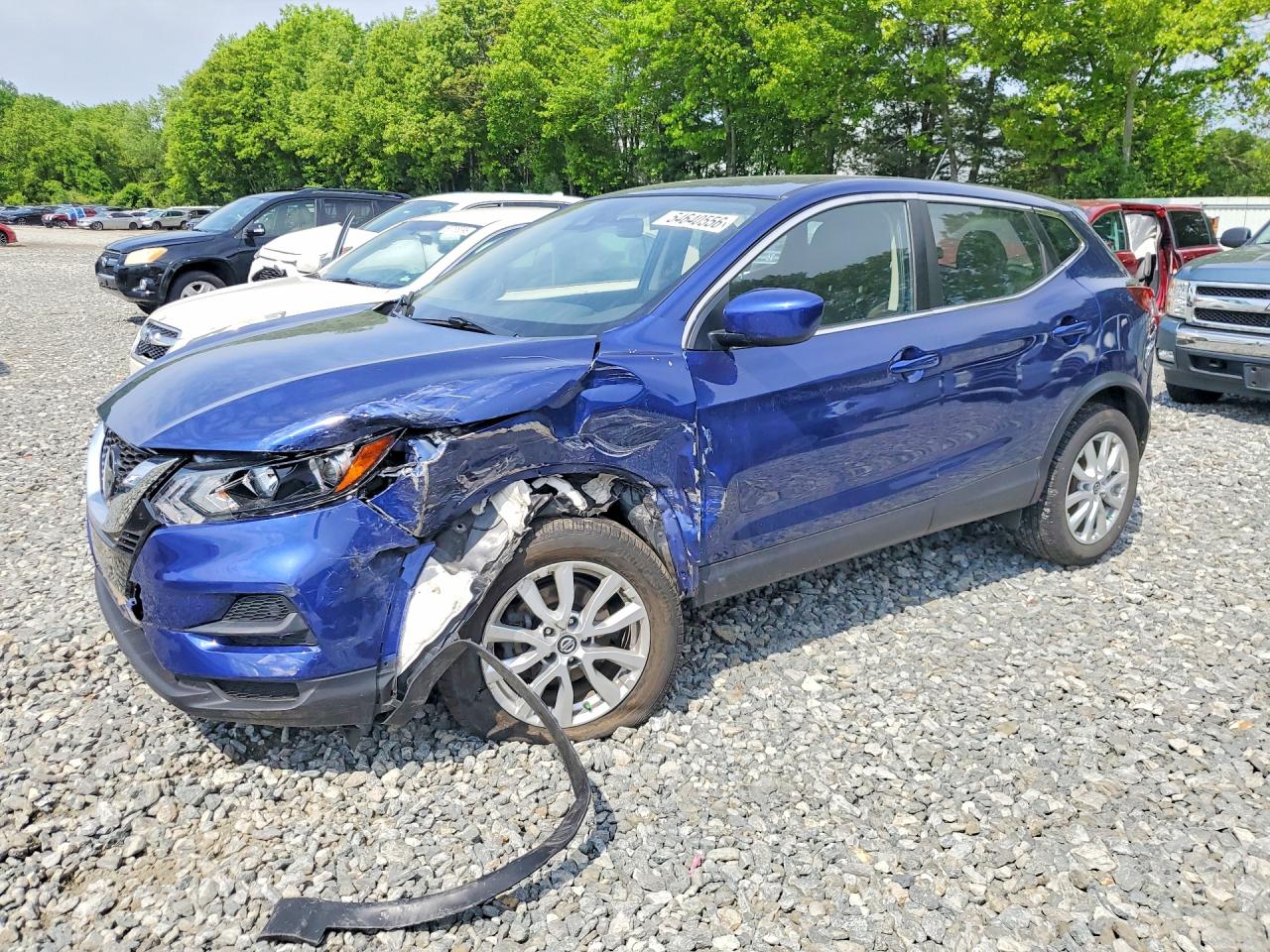 Salvage Nissan Rogue Image
