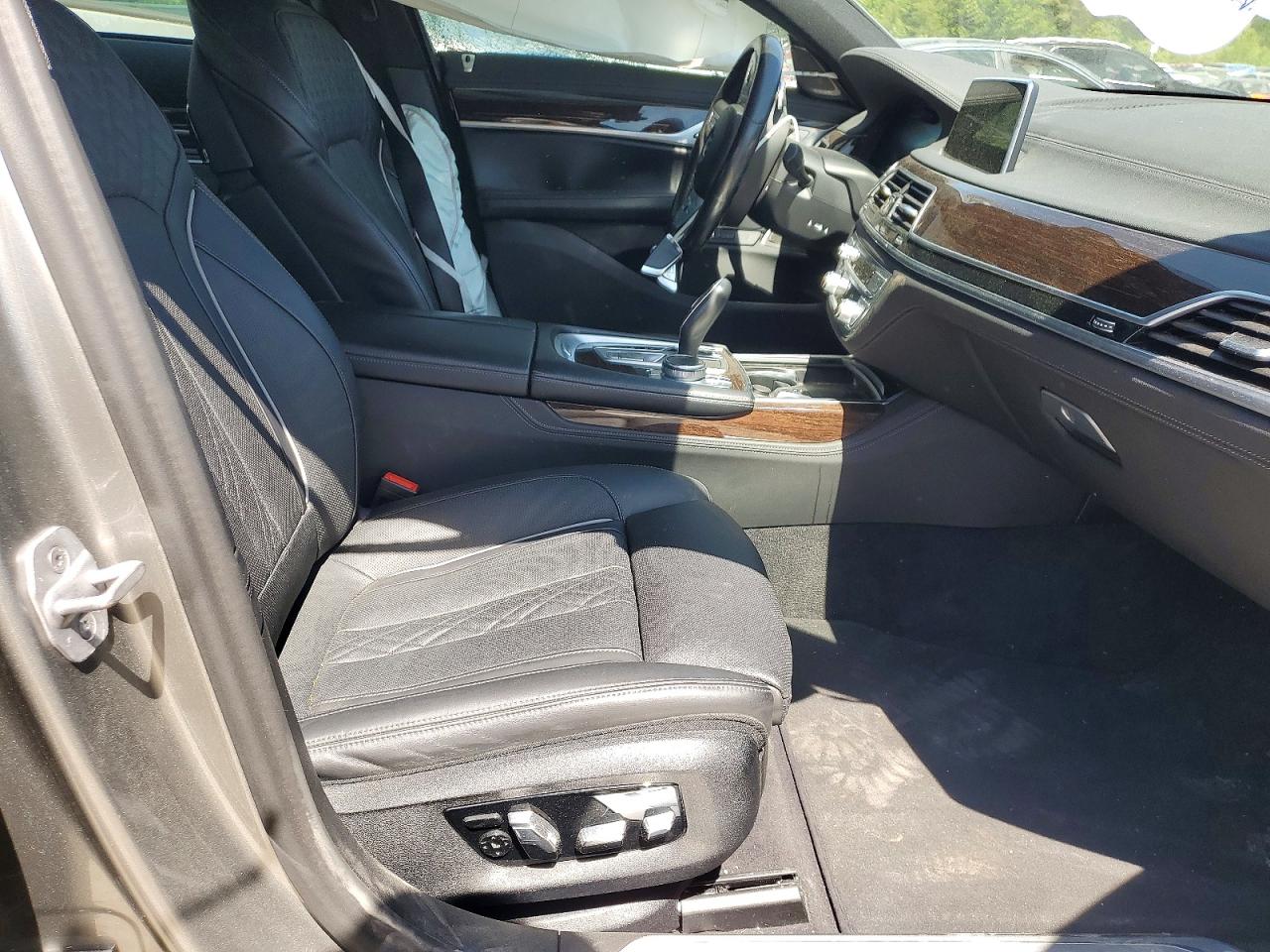 BMW 7 Series Xi