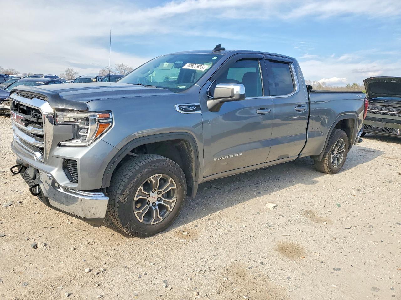 Salvage GMC Sierra Image
