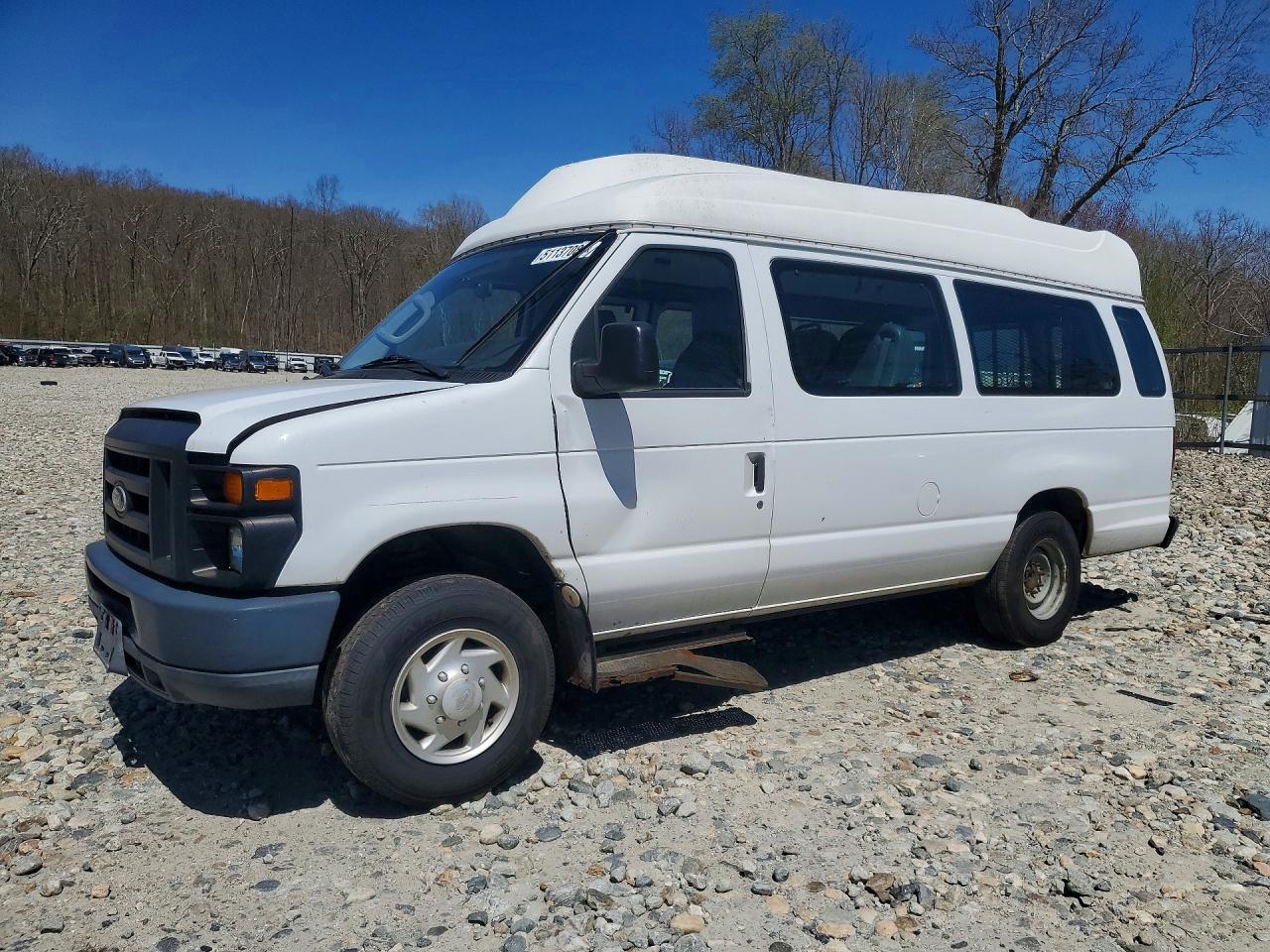 Salvage Ford Econoline Image