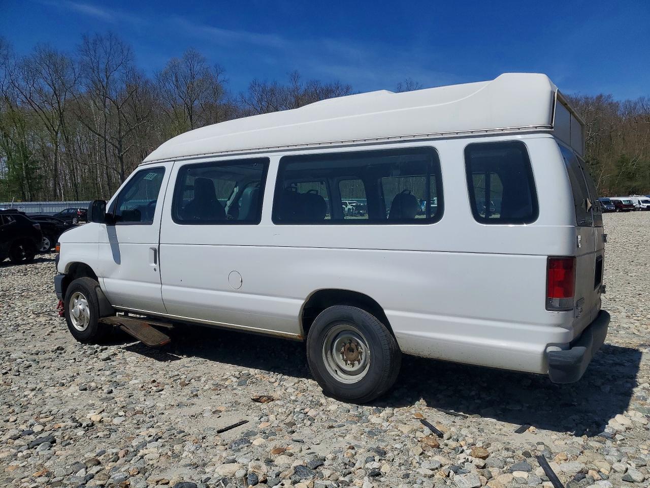 Ford Econoline E350 Super Duty Van