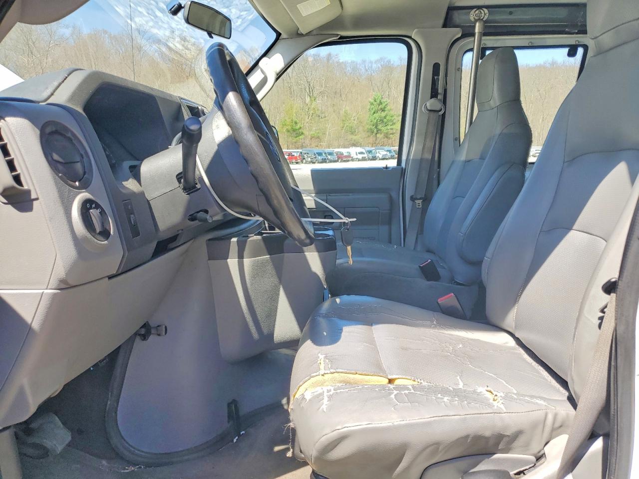 Ford Econoline E350 Super Duty Van