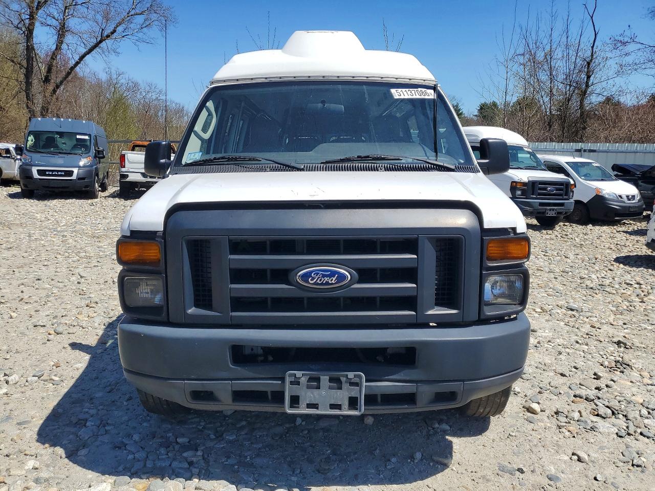 Ford Econoline E350 Super Duty Van