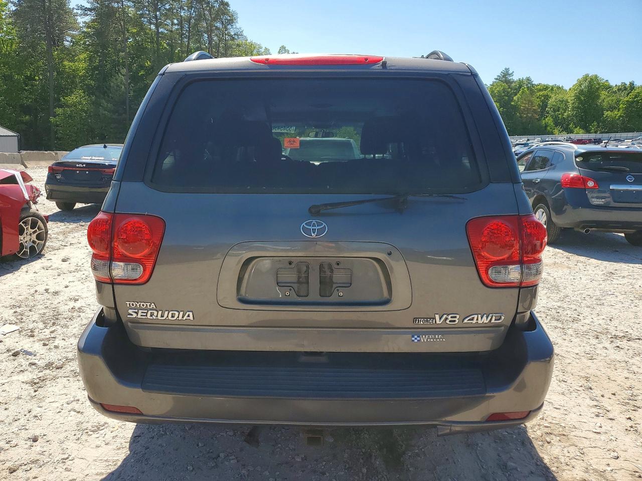 Toyota Sequoia Sr5
