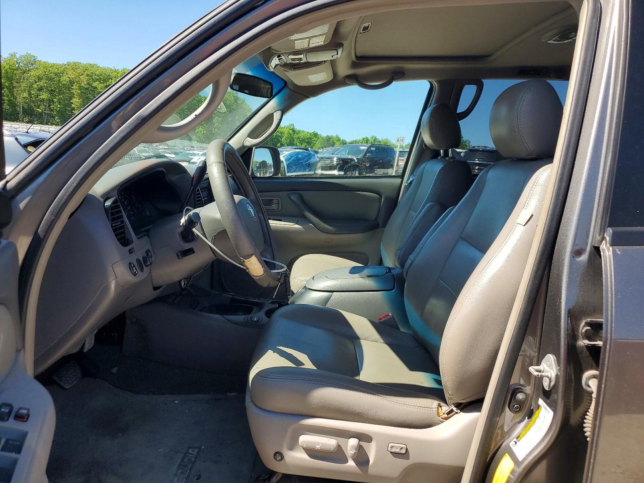 Toyota Sequoia Sr5
